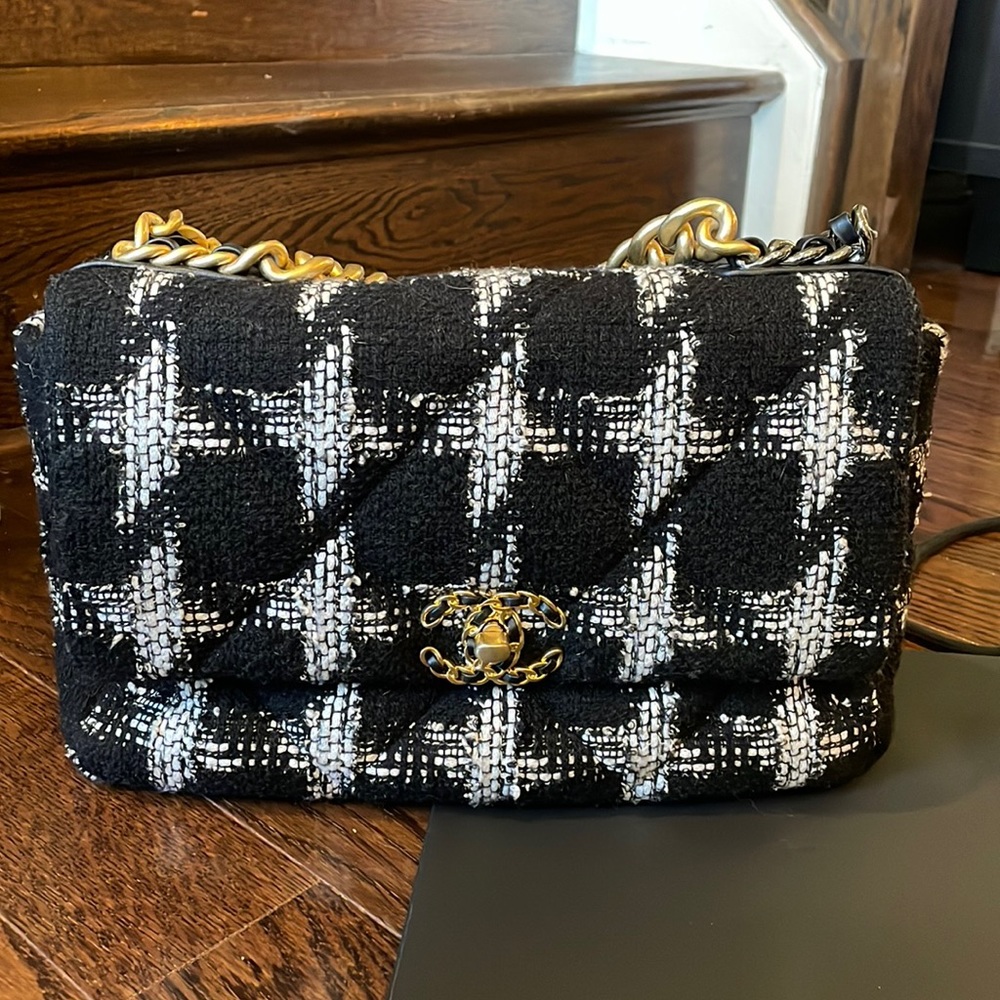 CHANEL 19 flap bag quilted tweed Large - Picture 1 of 12